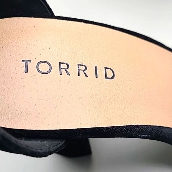 Torrid Black Velvet Ankle Strap Heels & Gold Glitter Leopard Print Peep Toe, 10W - Picture 11 of 11